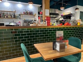 Retail in Barcelona, Barcelona to rent Interior Photo- Image 2 of 13