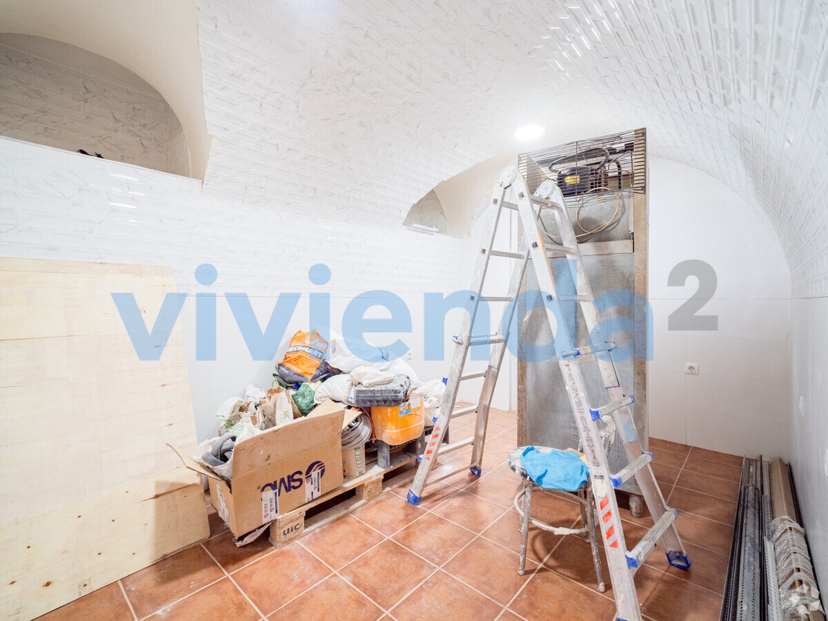 Madrid, MAD 28013 - Unit Puerta DR -  - Interior Photo - Image 2 of 11