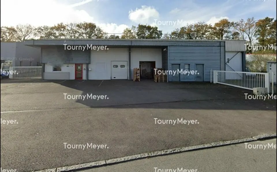 Location Local d'activités 500 m² - Photo 1