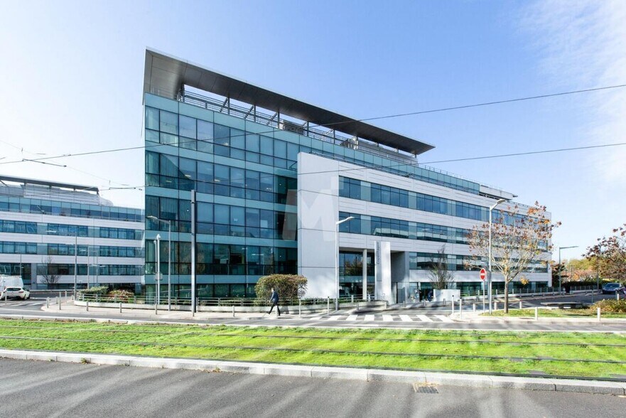 Office in Rungis to rent - Building Photo - Image 3 of 17