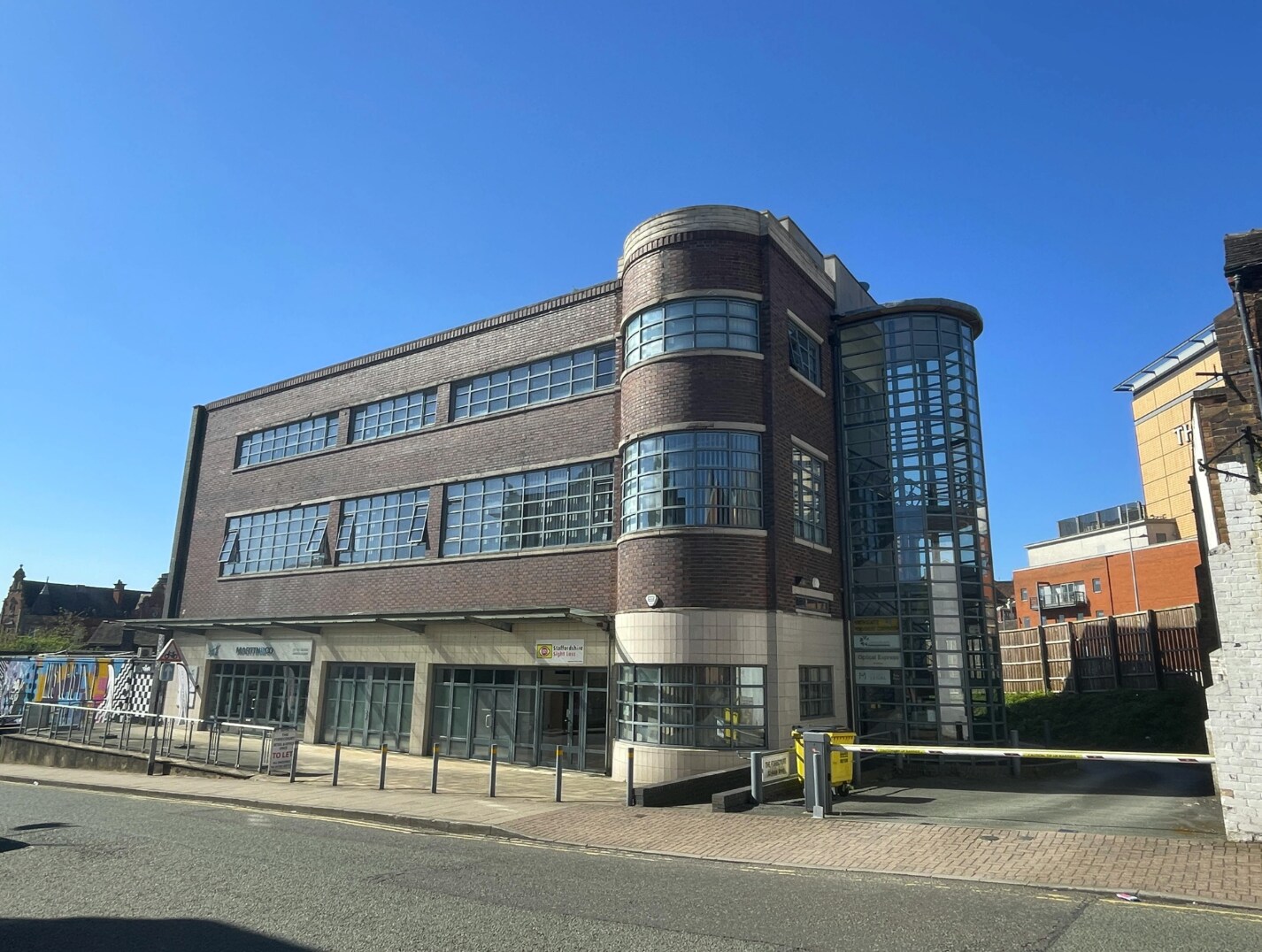 12 Albion St, Stoke On Trent to rent Building Photo- Image 1 of 7