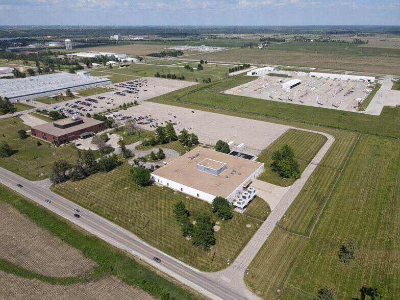 1706 Governor Rd, Marshalltown, IA for sale - Primary Photo - Image 1 of 9