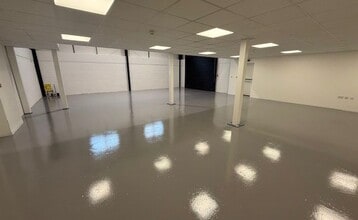 17 Knights Rd, Wellington to rent Interior Photo- Image 2 of 7