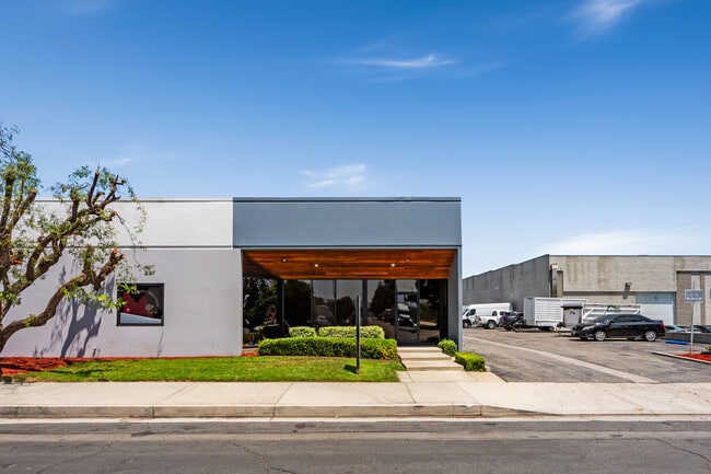 More details for 9420 Lurline Ave, Chatsworth, CA - Industrial to Rent