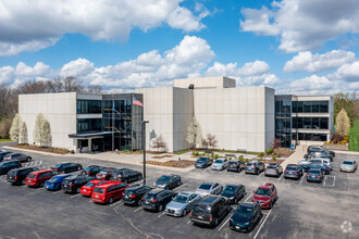 3333 N Mayfair Rd, Wauwatosa, WI for rent Building Photo- Image 1 of 13