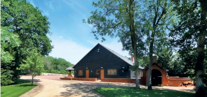 Kingswood Ln, Aylesbury to rent Building Photo- Image 1 of 1