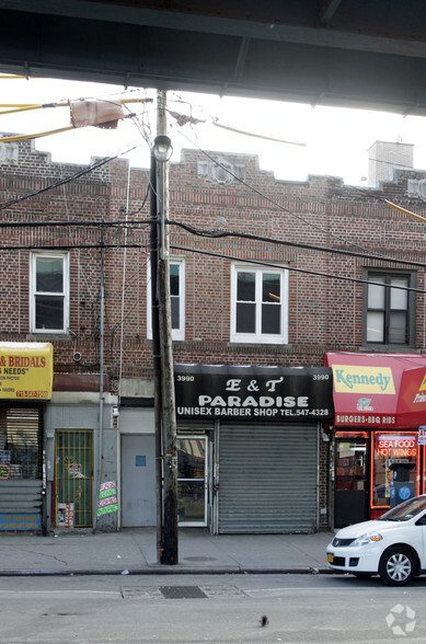 3990 White Plains Rd, Bronx, NY for rent - Building Photo - Image 2 of 2