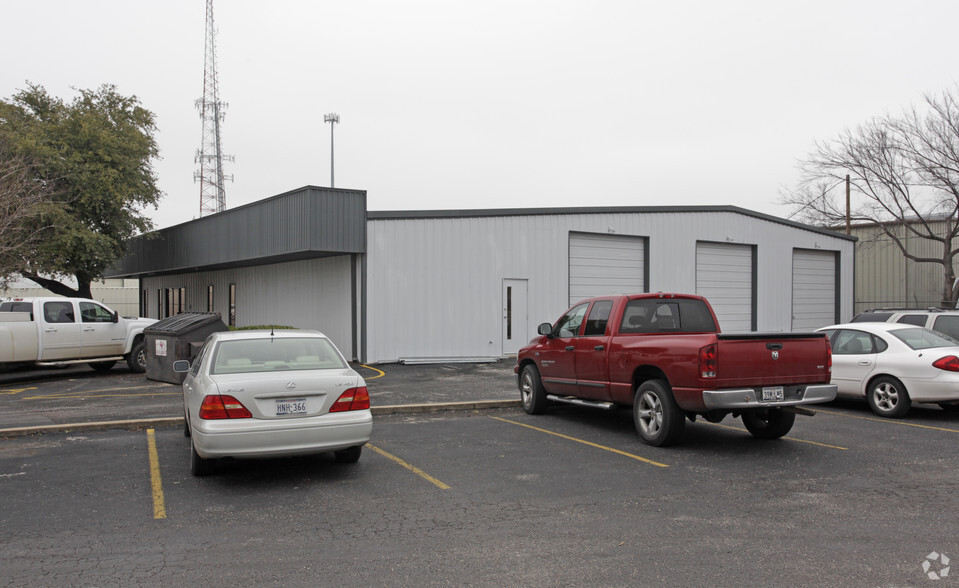 1303 W Industrial Blvd, Round Rock, TX for rent - Building Photo - Image 3 of 20