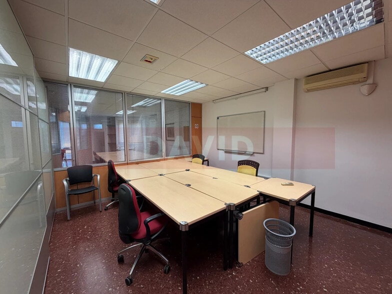 Office in Barcelona, Barcelona to rent - Building Photo - Image 3 of 4