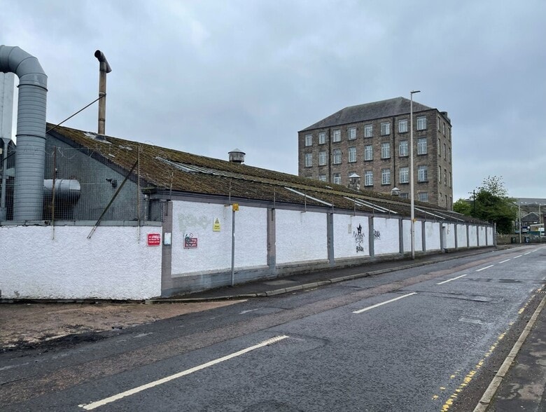 Workshop and Warehouse portfolio of 2 properties for sale on LoopNet.co.uk - Building Photo - Image 2 of 7