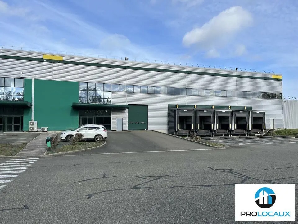 Location Entrepôt 4 857 m² à 11 503 m² - Photo 1