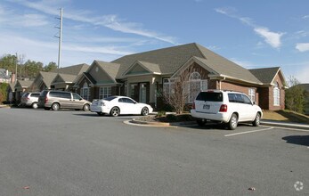 5041 Dallas Hwy, Powder Springs, GA for rent Primary Photo- Image 1 of 12