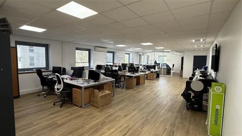 Office in Lognes to rent - Building Photo - Image 2 of 8
