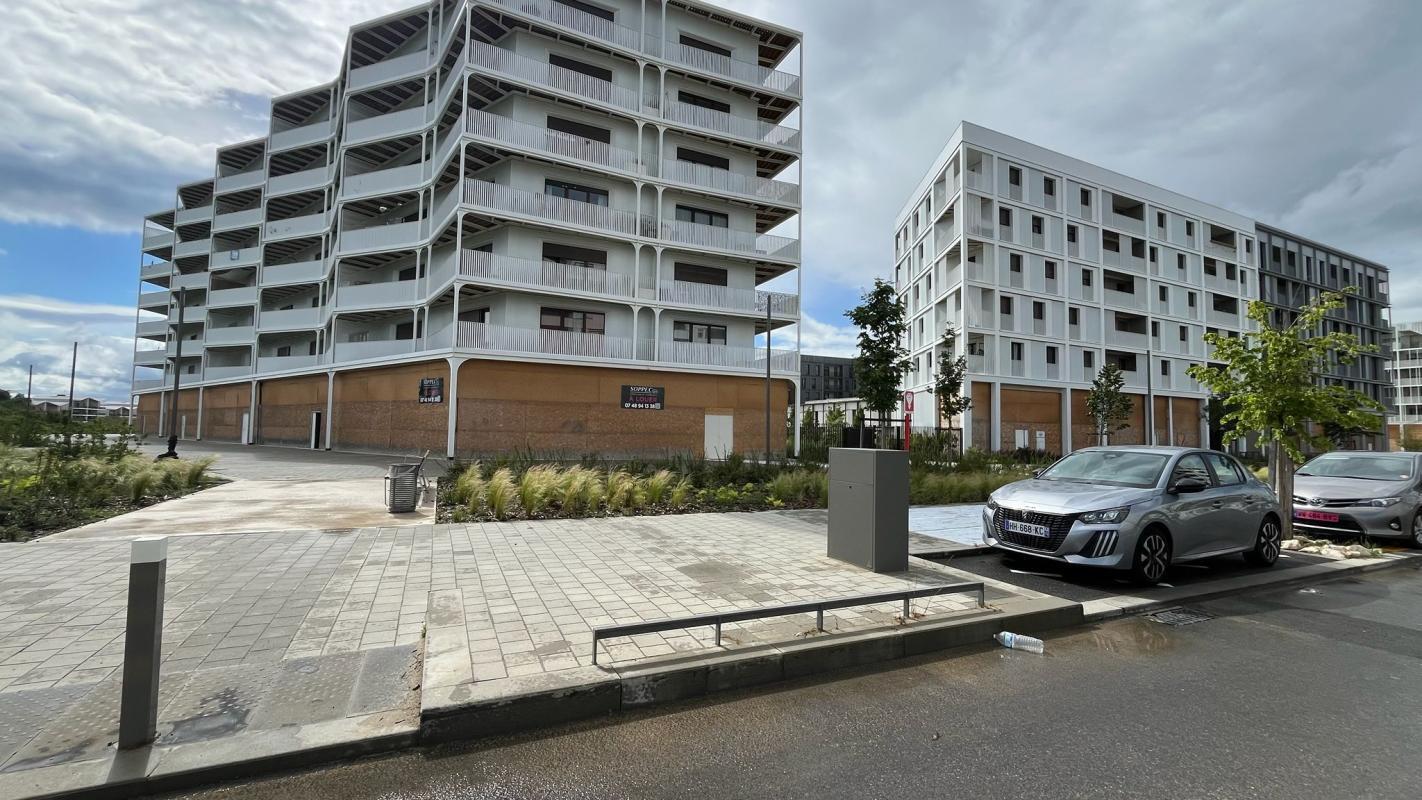 Boulevard Des 100 Arpents, Bussy-Saint-Georges to rent Building Photo- Image 1 of 6
