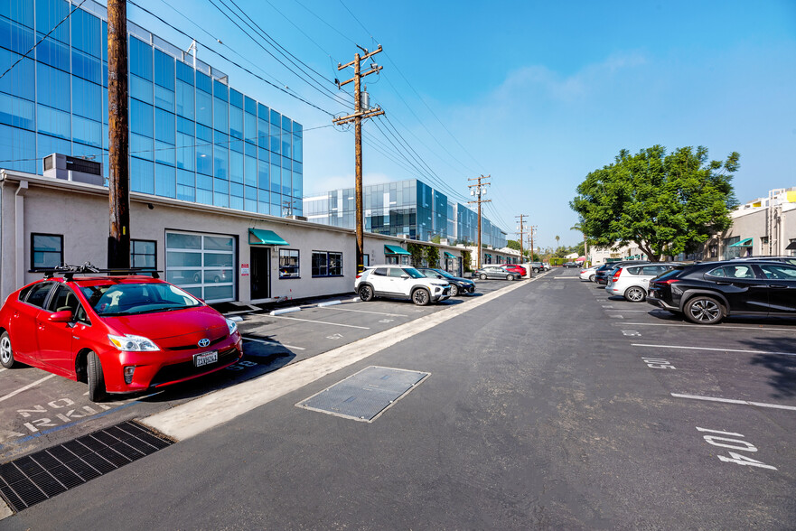 2842-2912 Colorado Ave, Santa Monica, CA for rent - Building Photo - Image 3 of 11