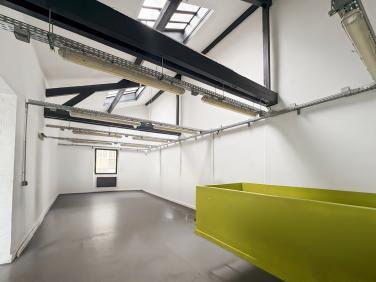 Light Industrial in Paris for sale - Interior Photo - Image 3 of 7