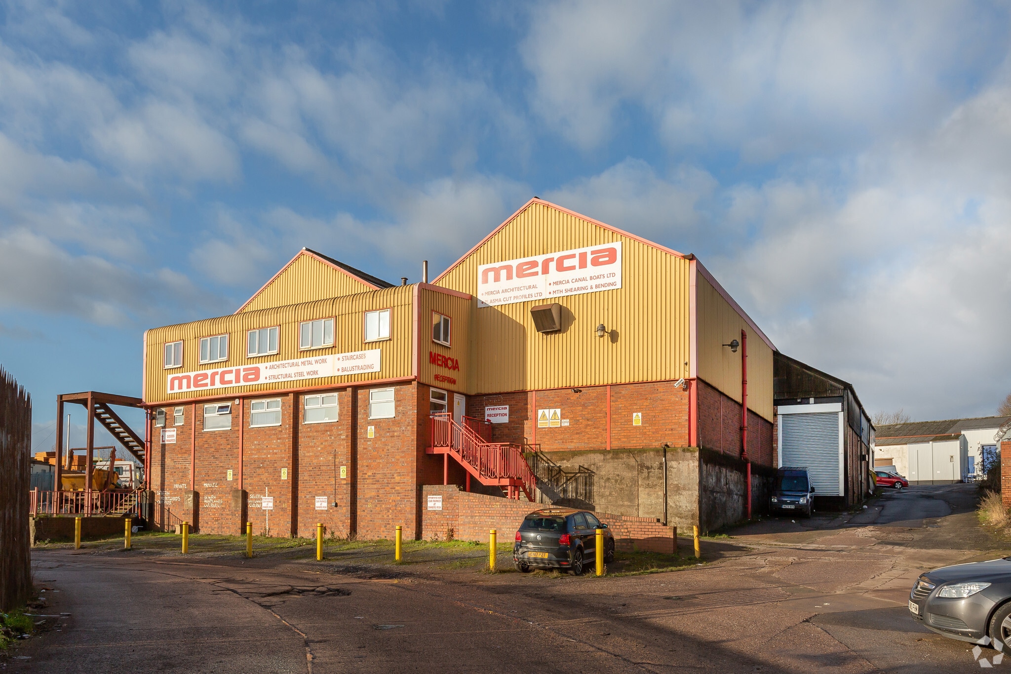 Dudley Central-Trading Est Shaw Rd, Dudley to rent Primary Photo- Image 1 of 13