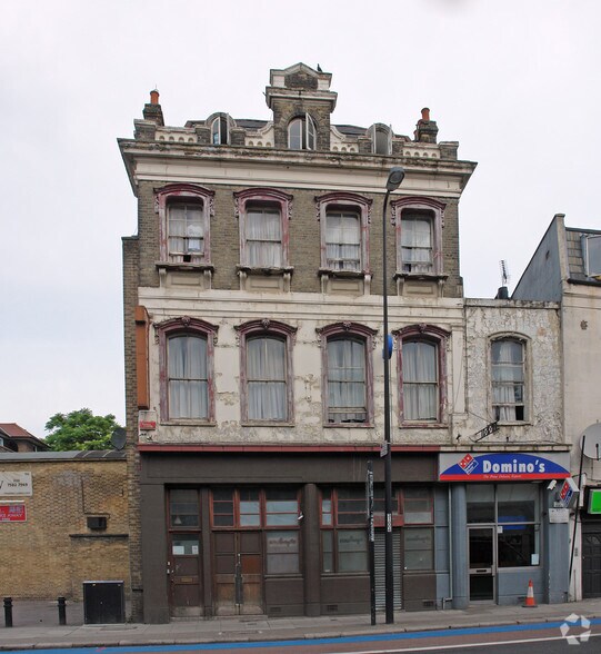 146-148 Newington Butts, London for sale - Primary Photo - Image 1 of 1