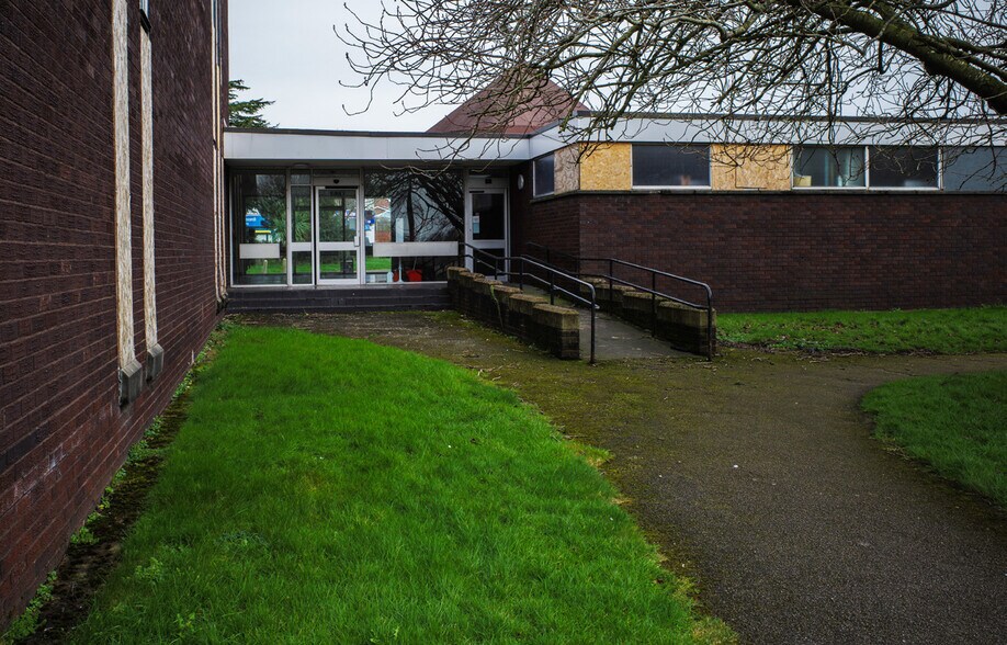 18 Allport Lane Precinct, Wirral for sale - Building Photo - Image 3 of 7