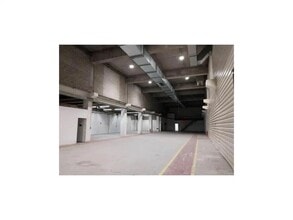 Light Industrial in Bagnolet to rent Interior Photo- Image 2 of 6