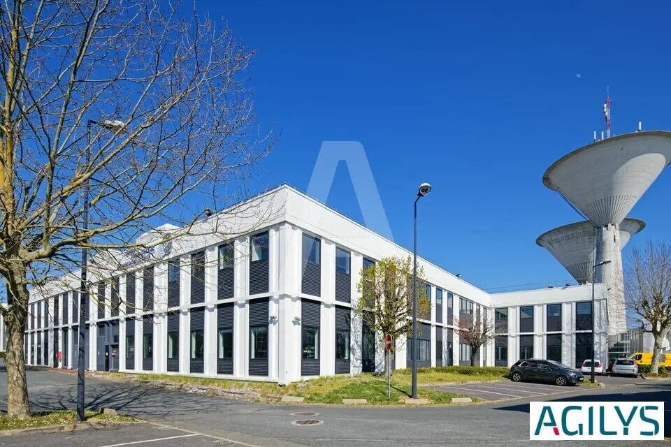 Location Local d'activités 499 m² - Photo 1