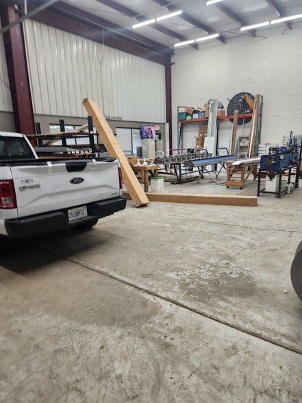 1625 Weld Rd, Elgin, IL to rent - Building Photo - Image 3 of 9