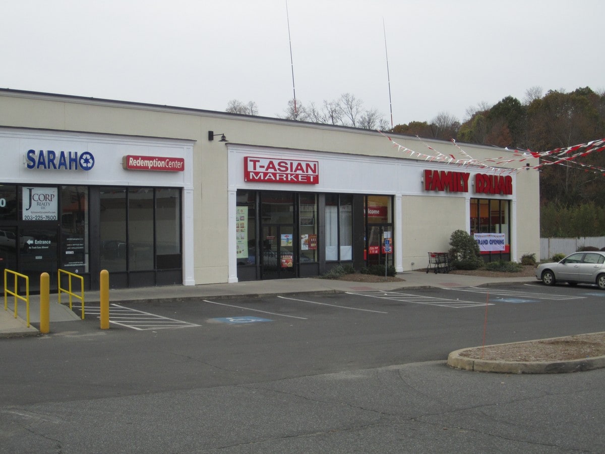 684 Foxon Rd, East Haven 06513 Millbrook Shopping Center