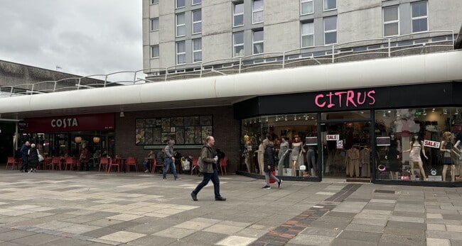 More details for 9 Monmouth, Cwmbran - Retail to Rent