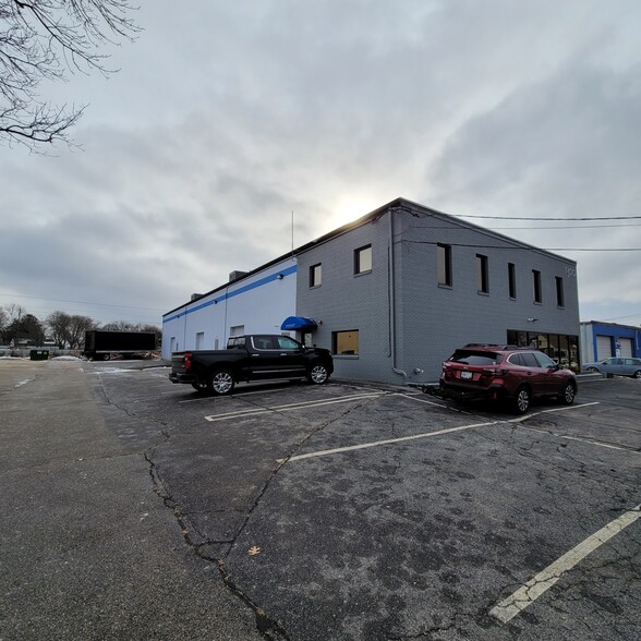 1300 Jefferson Blvd, Warwick, RI for sale - Building Photo - Image 1 of 1