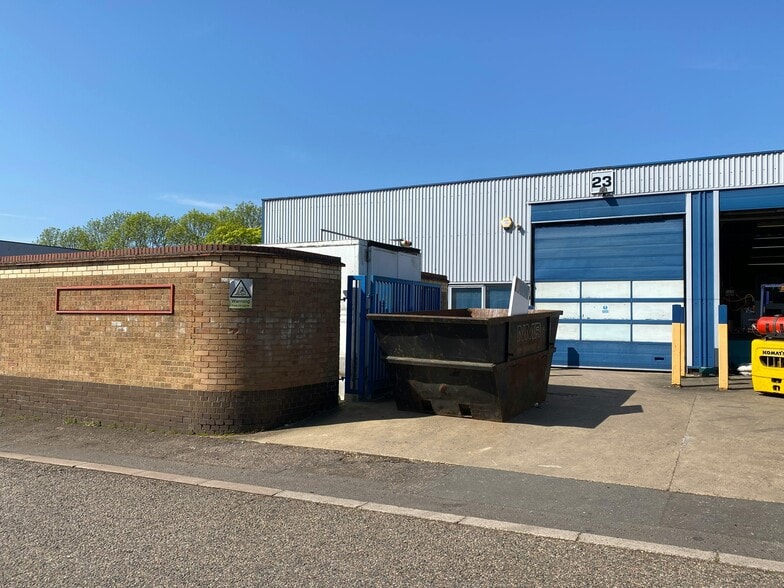 Units 23-32 Stapledon Road, Alwalton to rent - Building Photo - Image 2 of 19
