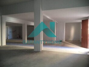 Retail in Cáceres, Cáceres to rent Interior Photo- Image 2 of 6