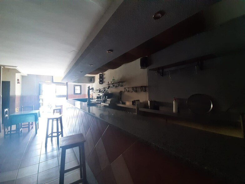 Retail in Cáceres, Cáceres for sale - Building Photo - Image 2 of 3