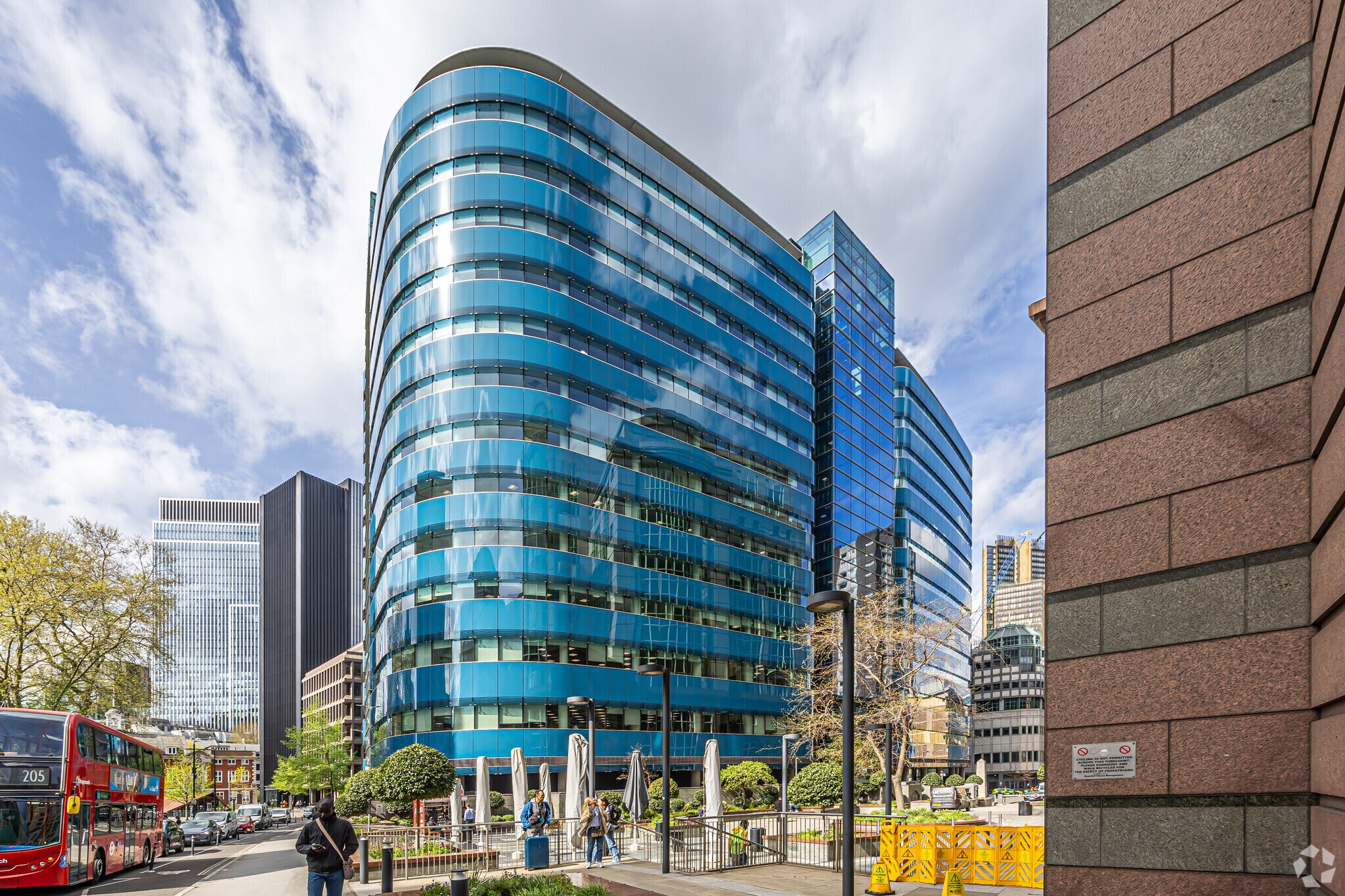 141 Houndsditch, London for sale Primary Photo- Image 1 of 1