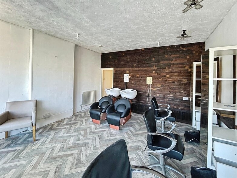 196 Tankerton Rd, Whitstable to rent - Interior Photo - Image 3 of 6