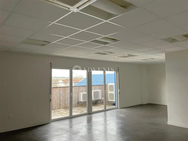 Location Bureaux 142 m² - Photo 1