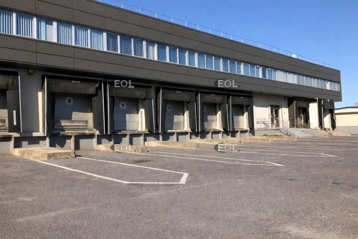 Industrial in Orly to rent Building Photo- Image 1 of 18
