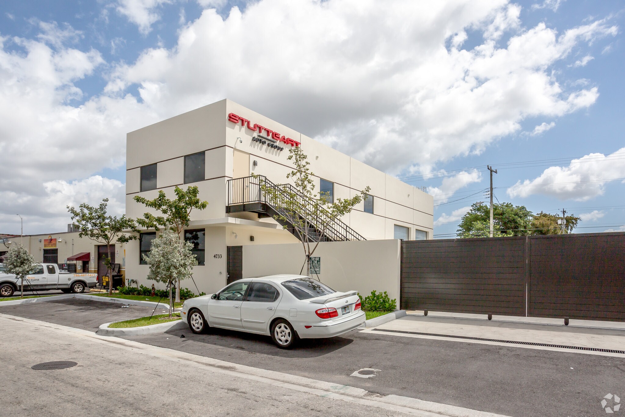 4733 E 10th Ln, Hialeah, FL for sale Primary Photo- Image 1 of 1