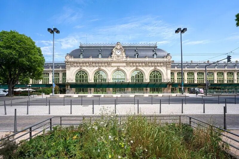 Office in Lyon to rent Building Photo- Image 1 of 21
