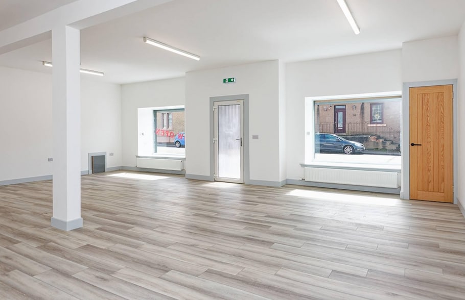 62 West Main St, Harthill to rent - Interior Photo - Image 3 of 4