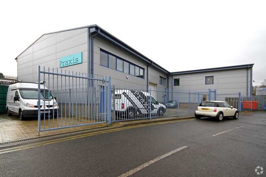 Ringway, London to rent - Building Photo - Image 2 of 9