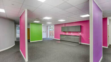 2B Herongate, Hungerford to rent Interior Photo- Image 2 of 2