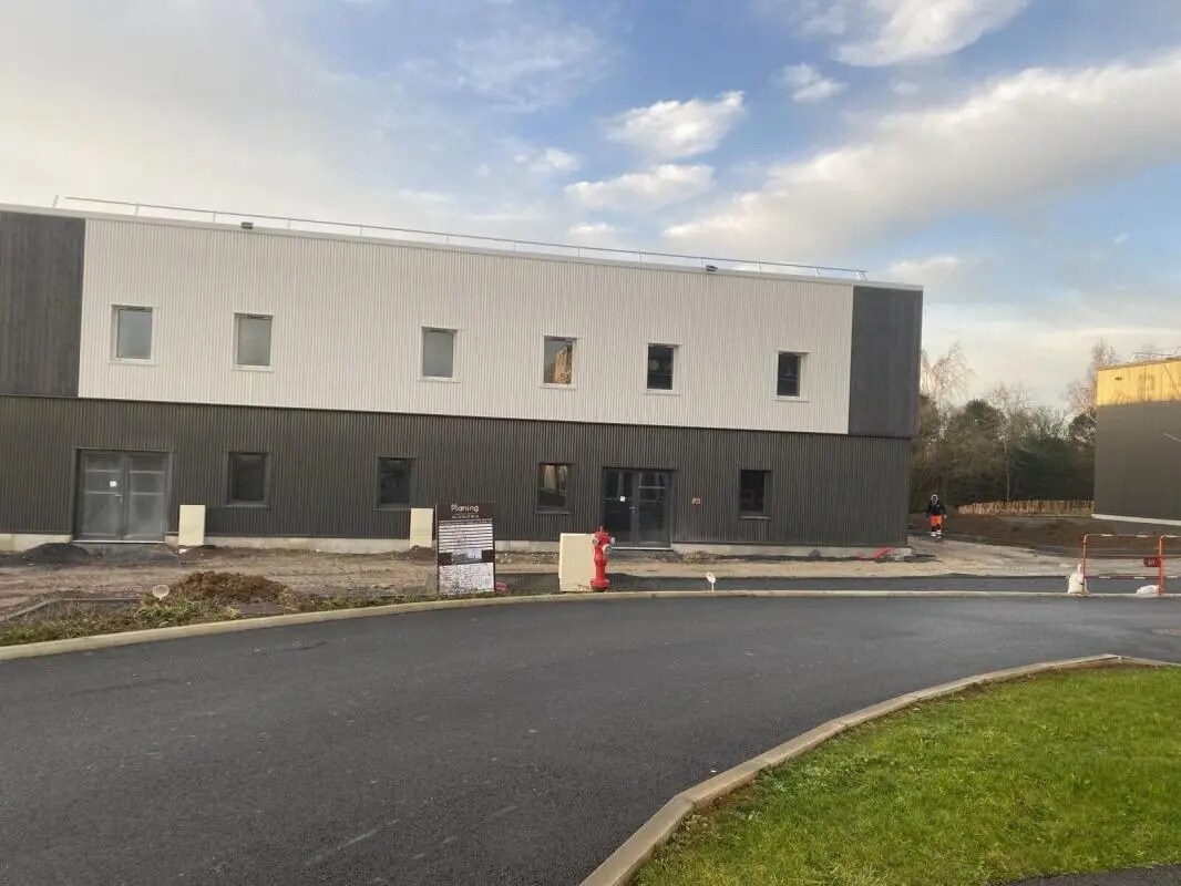 Light Industrial in Cormelles-le-Royal for sale Building Photo- Image 1 of 8