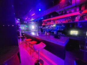 Retail in Alcobendas, Madrid to rent Interior Photo- Image 2 of 11