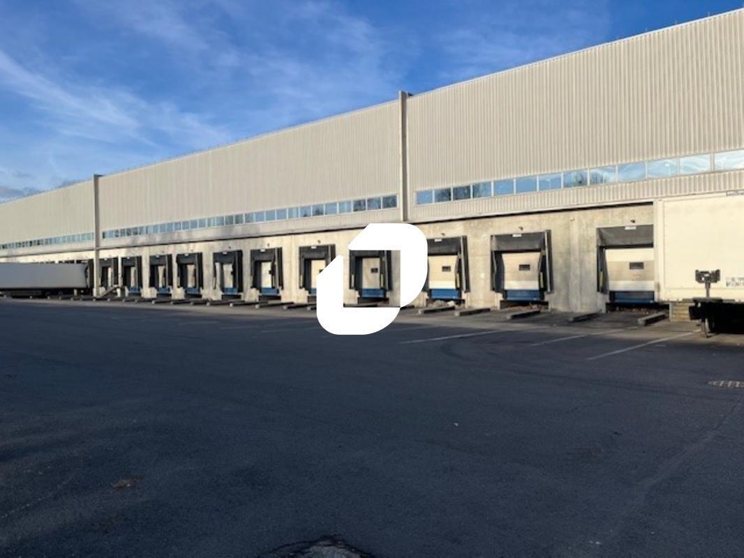 Industrial in Herblay-sur-Seine to rent Building Photo- Image 1 of 9