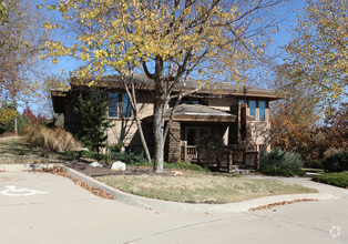 25501 W Valley Pky, Olathe, KS for rent Building Photo- Image 1 of 2