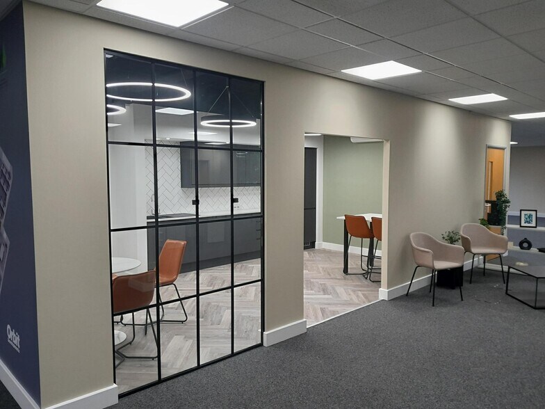 Winterton Way, Macclesfield to rent - Interior Photo - Image 3 of 6
