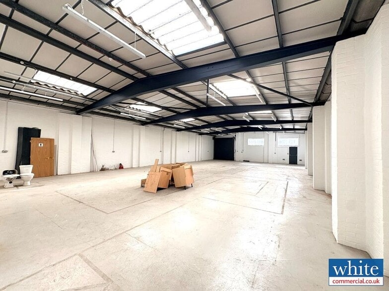E1 Telford Rd, Bicester to rent - Interior Photo - Image 3 of 6