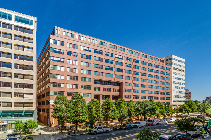 1120 Vermont Ave NW, Washington, DC for rent - Building Photo - Image 1 of 4