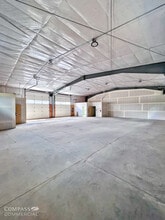 64415 Strickler Ave, Bend, OR to rent Interior Photo- Image 1 of 3