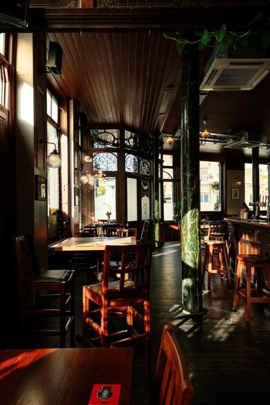 206 Archway Rd, London for sale - Building Photo - Image 3 of 11